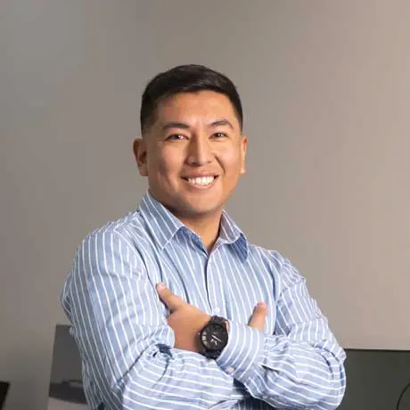 Helmer Llamoca Research Analyst photo